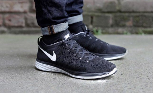 NIKE耐克Flyknit Lunar 2经典黑白慢跑鞋，男款