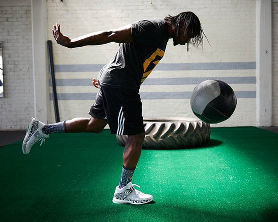 Adidas阿迪达斯RG3 ENERGY BOOST运动鞋，2件$120