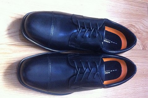 Rockport乐步男式真皮休闲鞋Lead The Pack Cap Toe 黑色款