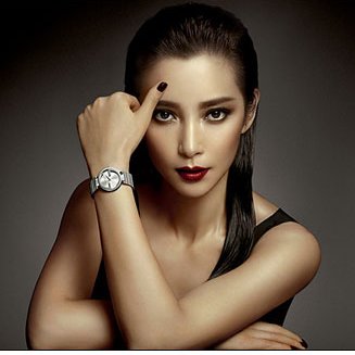 Gucci古驰Interlocking女士石英不锈钢时尚腕表YA133308