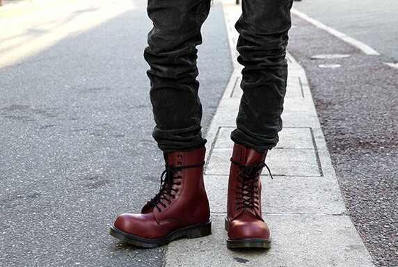 Dr. Martens Classic 1919中性款钢头马丁靴
