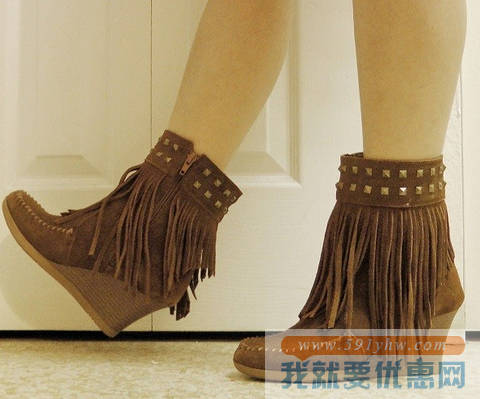 MINNETONKA 迷你唐卡 Mid Calf Inside 坡跟短靴