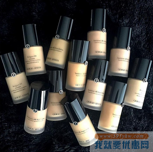 阿玛尼 丝滑亮肤粉底液 - #4 (Light Sand)
