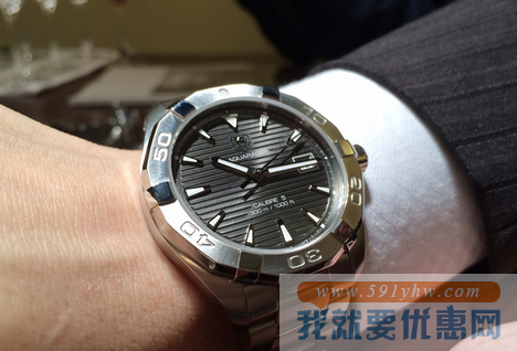 泰格豪雅（TAG Heuer） Aquaracer 竞潜系列 WAY2113.BA0910 男款机械腕表