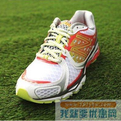 新百伦（New Balance）W1080v3 女款避震跑鞋 旗舰级