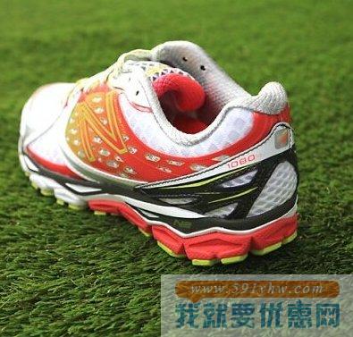 新百伦（New Balance）W1080v3 女款避震跑鞋 旗舰级