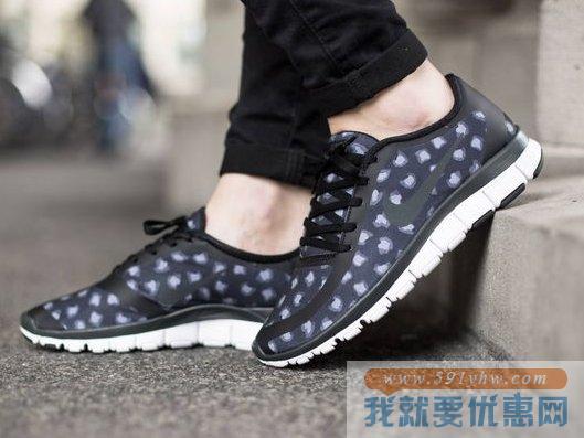 耐克（Nike）FREE 5.0 V4 两色可选女士时尚跑鞋