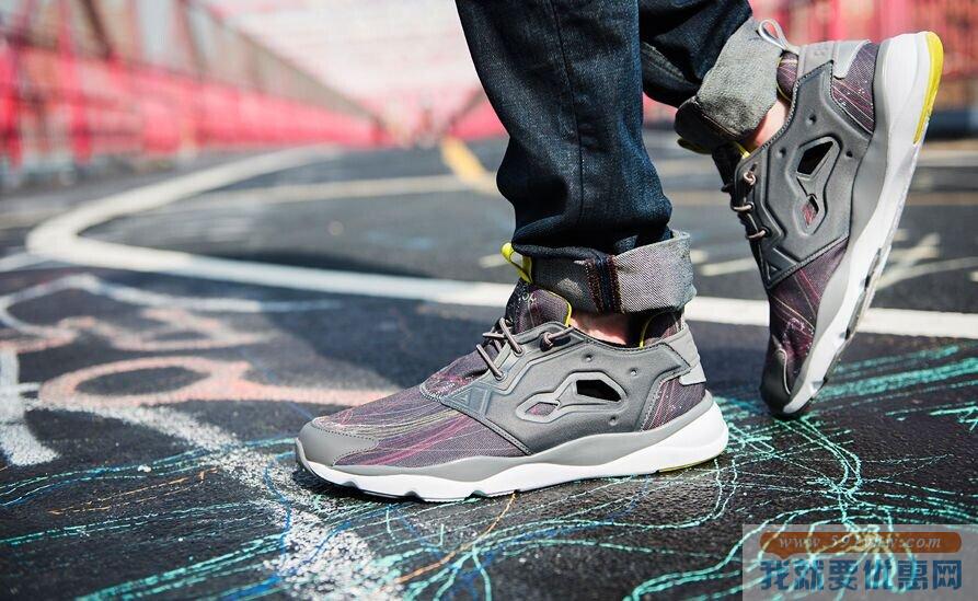 锐步（Reebok）FuryLite JS 男士 灰色 轻量休闲运动鞋