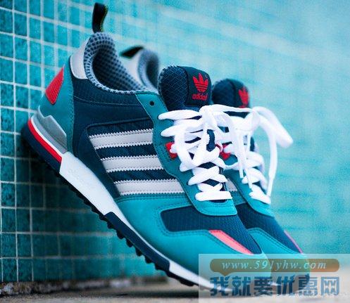 阿迪达斯三叶草 ZX 700男士经典款跑鞋