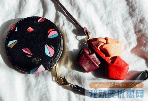 化石（Fossil）Coin Pouch女士真皮可爱圆形零钱包   黑色斑点