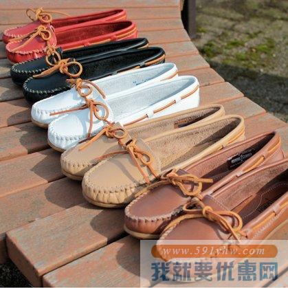 迷你唐卡（Minnetonka）Leather Moc女士经典真皮船鞋