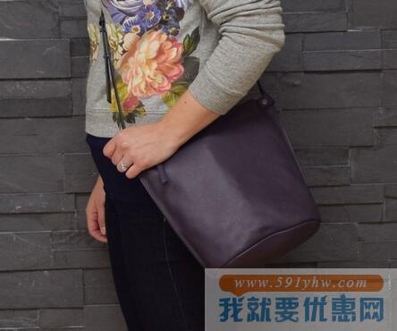 爱步（ECCO）Sculptured Small Bucket女士真皮单肩包/水桶包