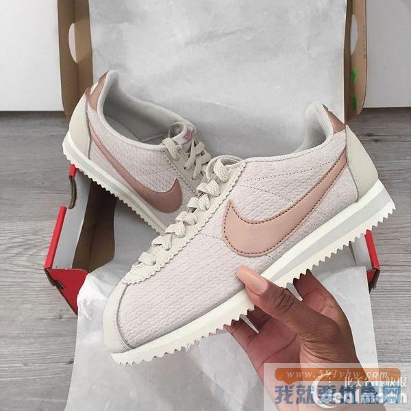 好美呦 Nike奶油配色女款阿甘鞋热卖