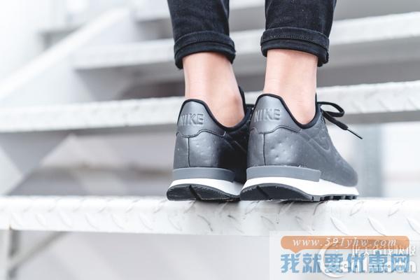 Nike真皮时尚复古女鞋3色热卖