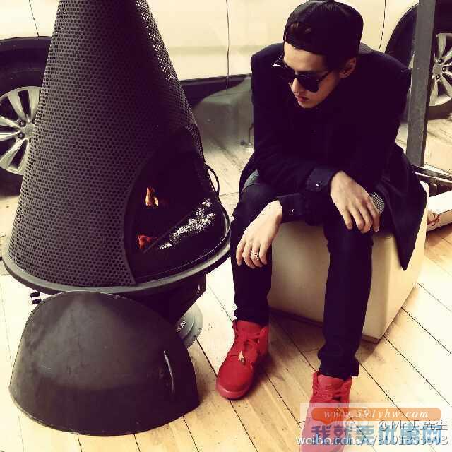 过年新鞋还没买？穿上这几双肯定会像侃爷余文乐比伯一样红！