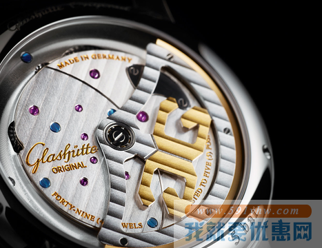 Glashütte 格拉苏蒂 PanoMaticInverse 1-91-02-02-02-50 男士机械腕表 9445美元约￥59860（国内公价约124000元） 买手党-买手聚集的地方