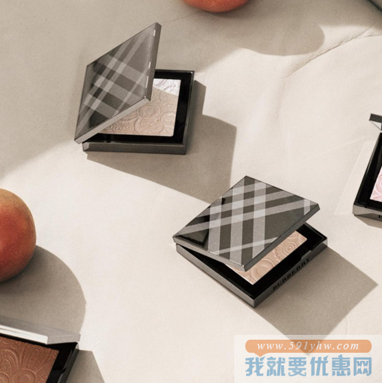 Burberry 巴宝莉 限量款 蕾丝高光粉饼 1.8g 36英镑约￥320（考拉440元） 买手党-买手聚集的地方